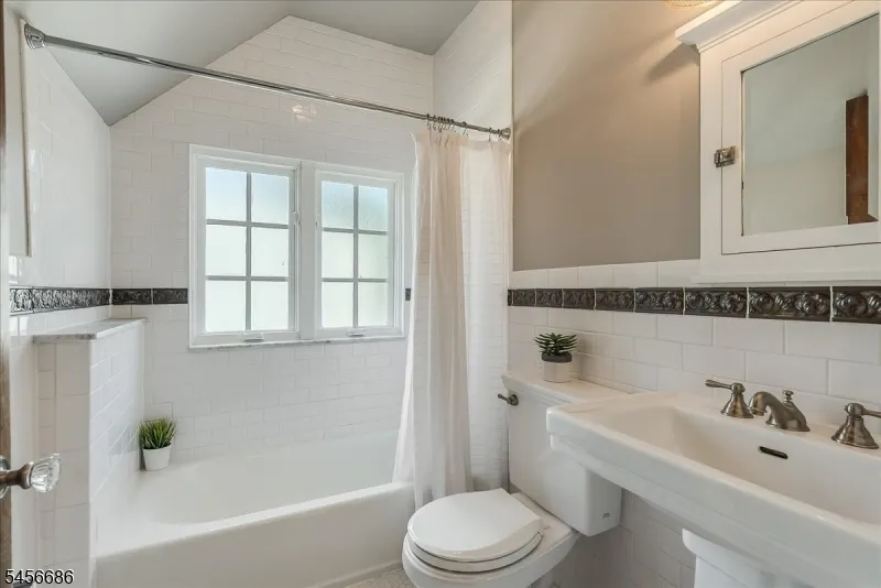 251 Tuttle Pkwy Westfield Town, NJ 07090