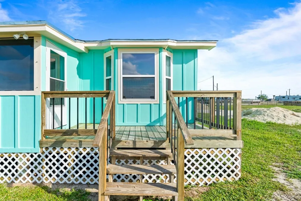 122 Dead Ends Drive Rockport, TX 78382