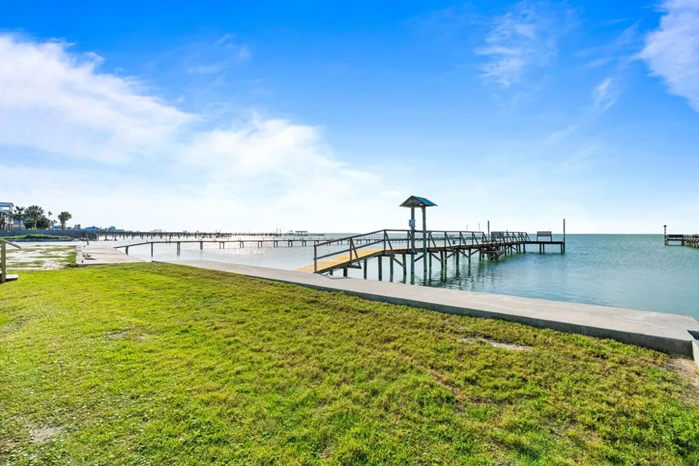 122 Dead Ends Drive Rockport, TX 78382