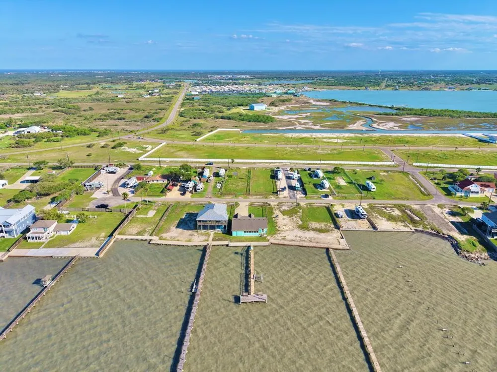122 Dead Ends Drive Rockport, TX 78382