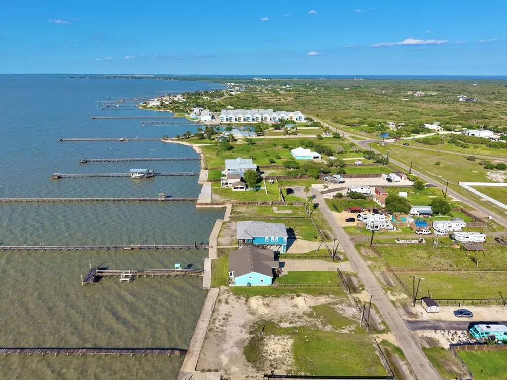 122 Dead Ends Drive Rockport, TX 78382