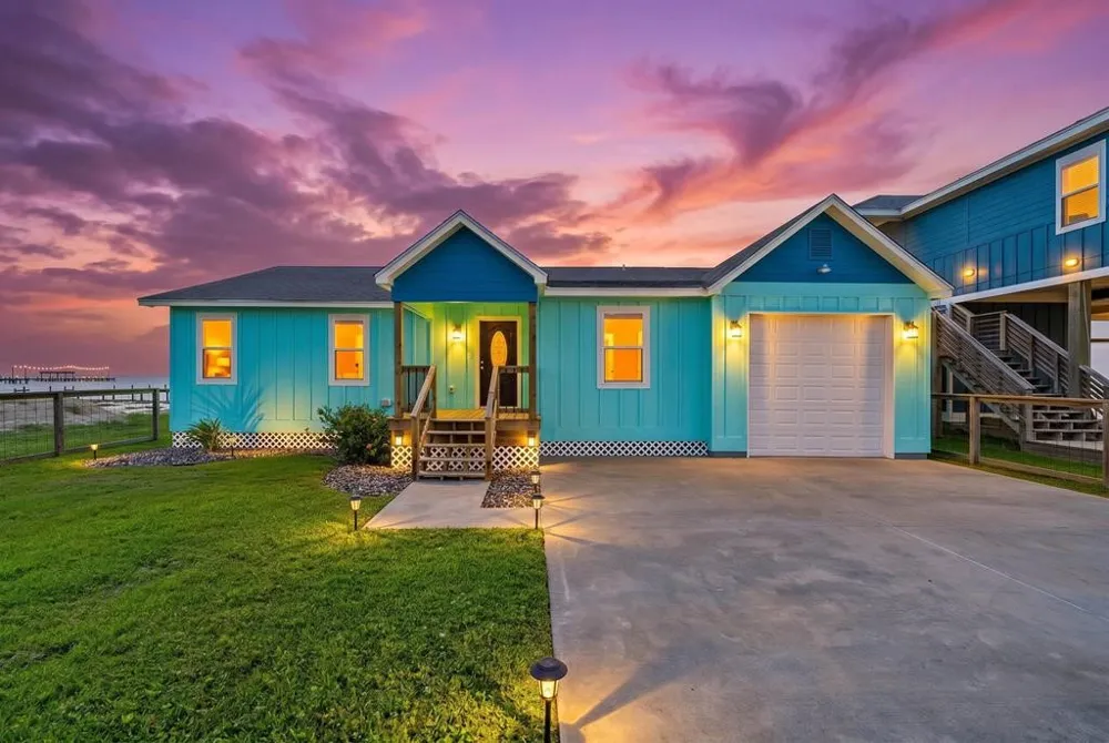 122 Dead Ends Drive Rockport, TX 78382