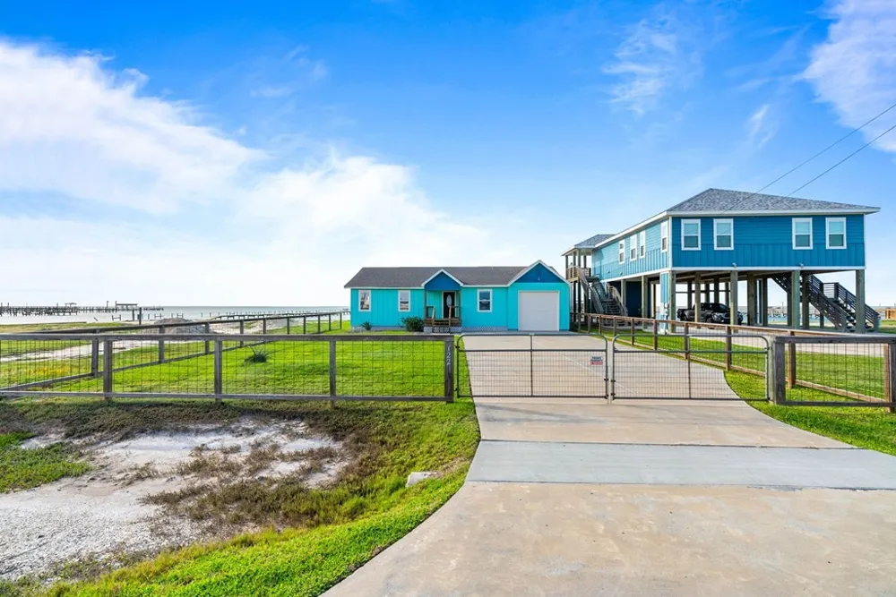 122 Dead Ends Drive Rockport, TX 78382