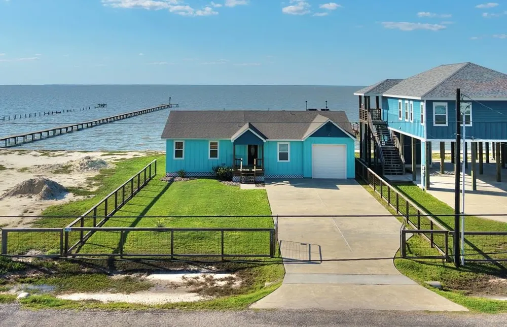 122 Dead Ends Drive Rockport, TX 78382