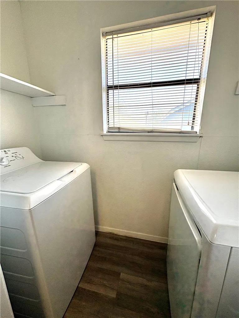 4218 Calallen Drive #4 Corpus Christi, TX 78410