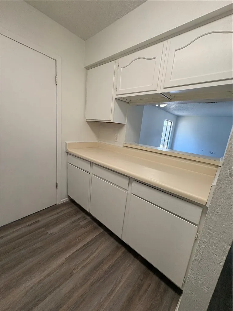 4218 Calallen Drive #4 Corpus Christi, TX 78410