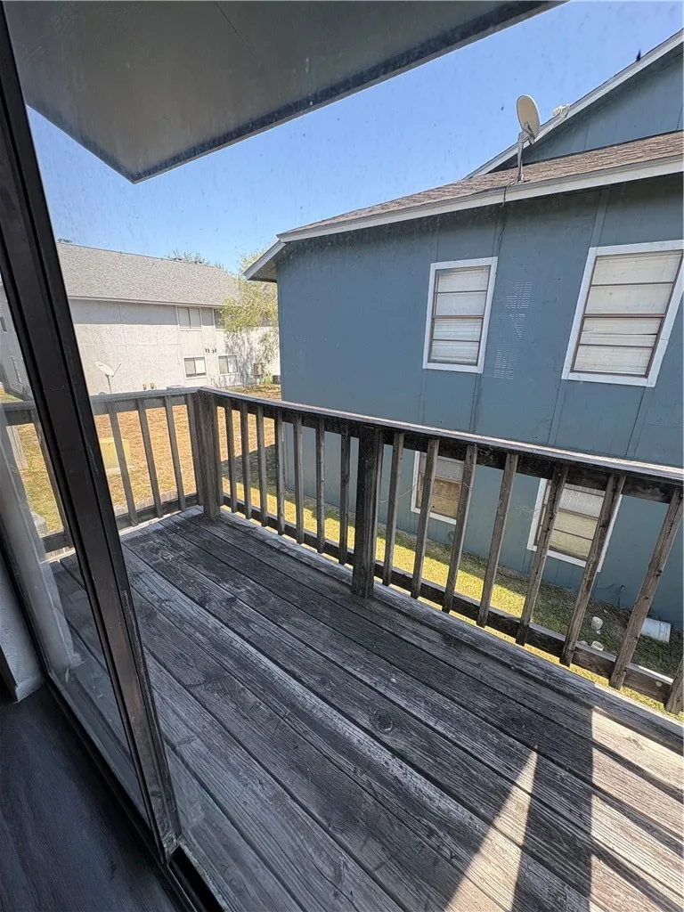 4218 Calallen Drive #4 Corpus Christi, TX 78410