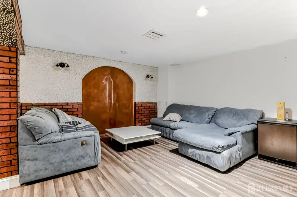 37 Caroline Drive South River, NJ 08882
