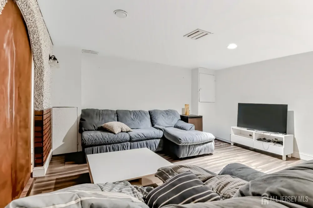37 Caroline Drive South River, NJ 08882