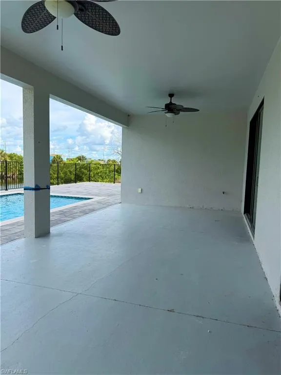 2609 NE 5th Place Cape Coral, FL 33909