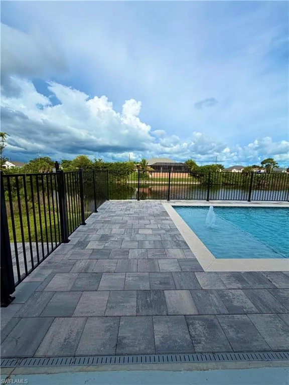 2609 NE 5th Place Cape Coral, FL 33909