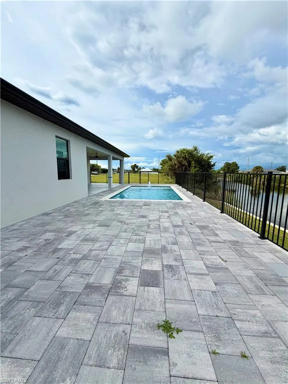 2609 NE 5th Place Cape Coral, FL 33909