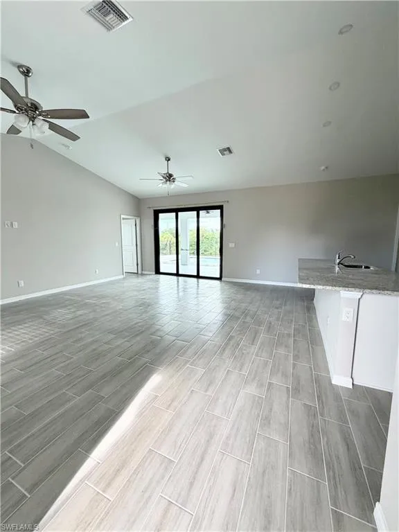 2609 NE 5th Place Cape Coral, FL 33909