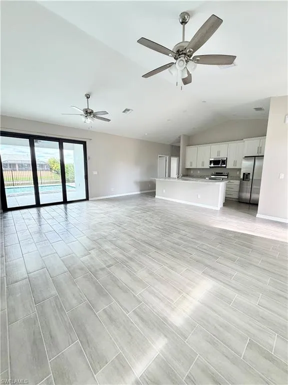 2609 NE 5th Place Cape Coral, FL 33909