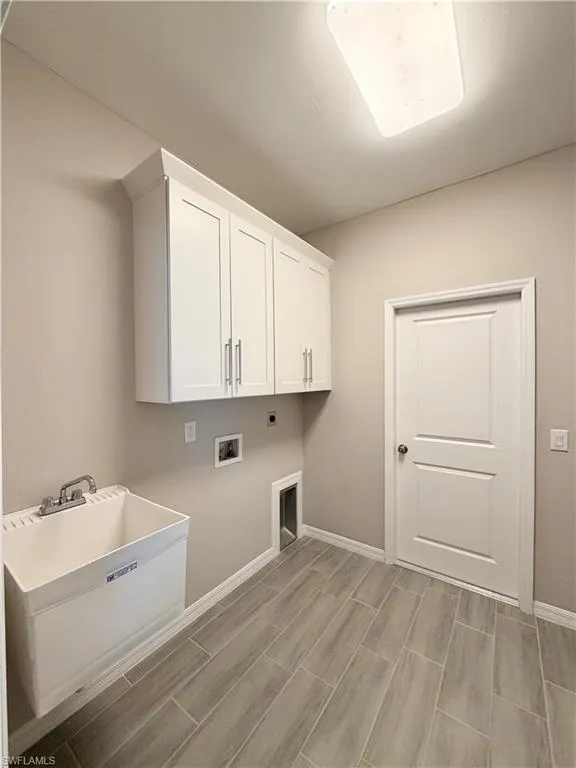 2609 NE 5th Place Cape Coral, FL 33909