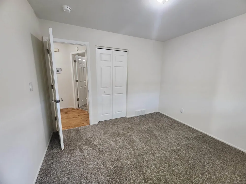 27055 Merideth Drive Warren City, MI 48092