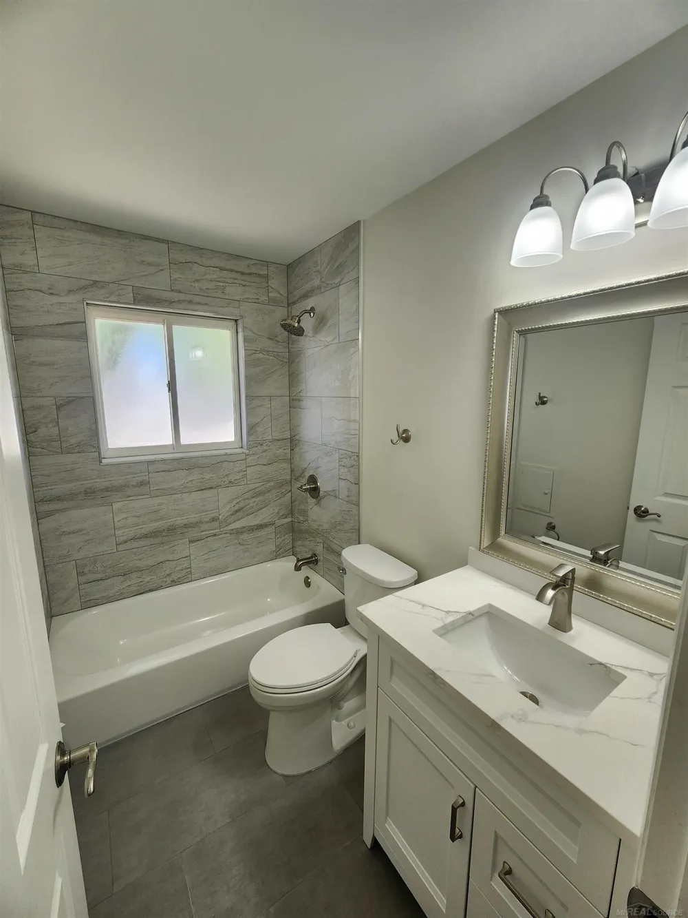 27055 Merideth Drive Warren City, MI 48092