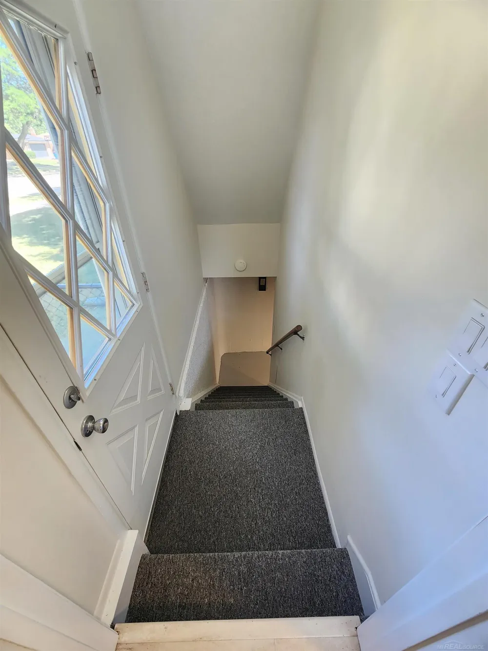 27055 Merideth Drive Warren City, MI 48092