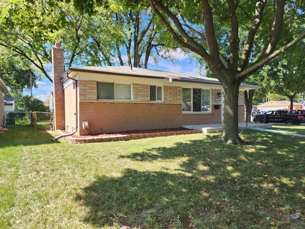 27055 Merideth Drive Warren City, MI 48092