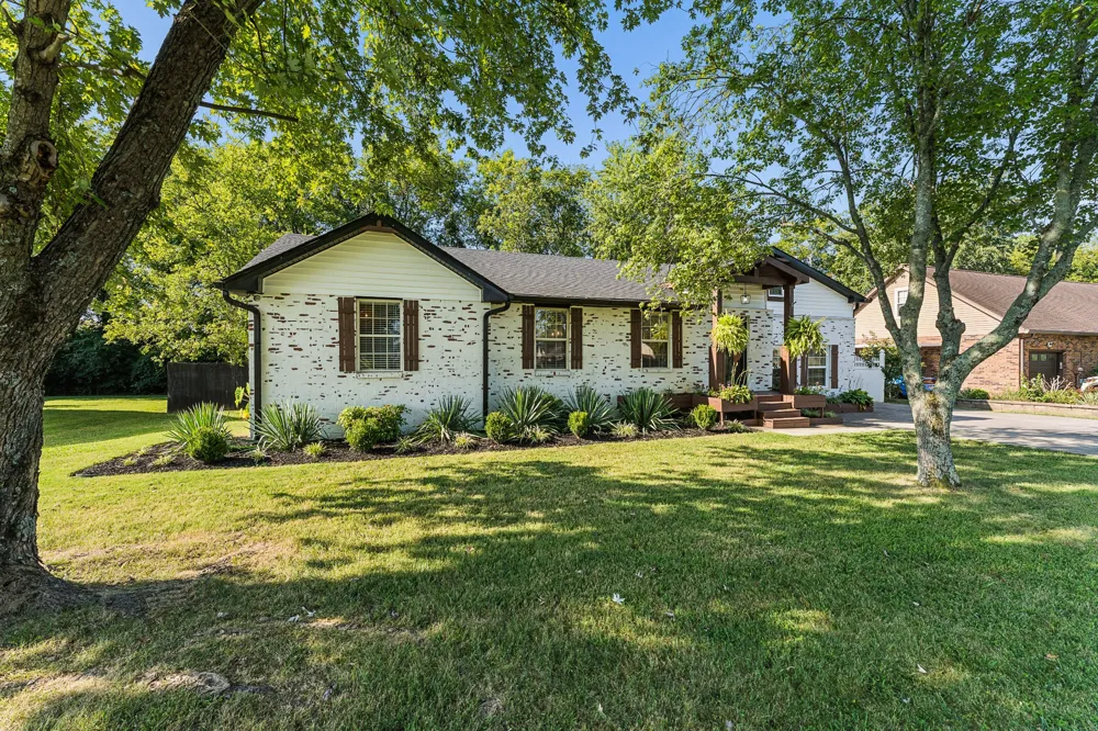 440 Lealand Ln Lebanon, TN 37087