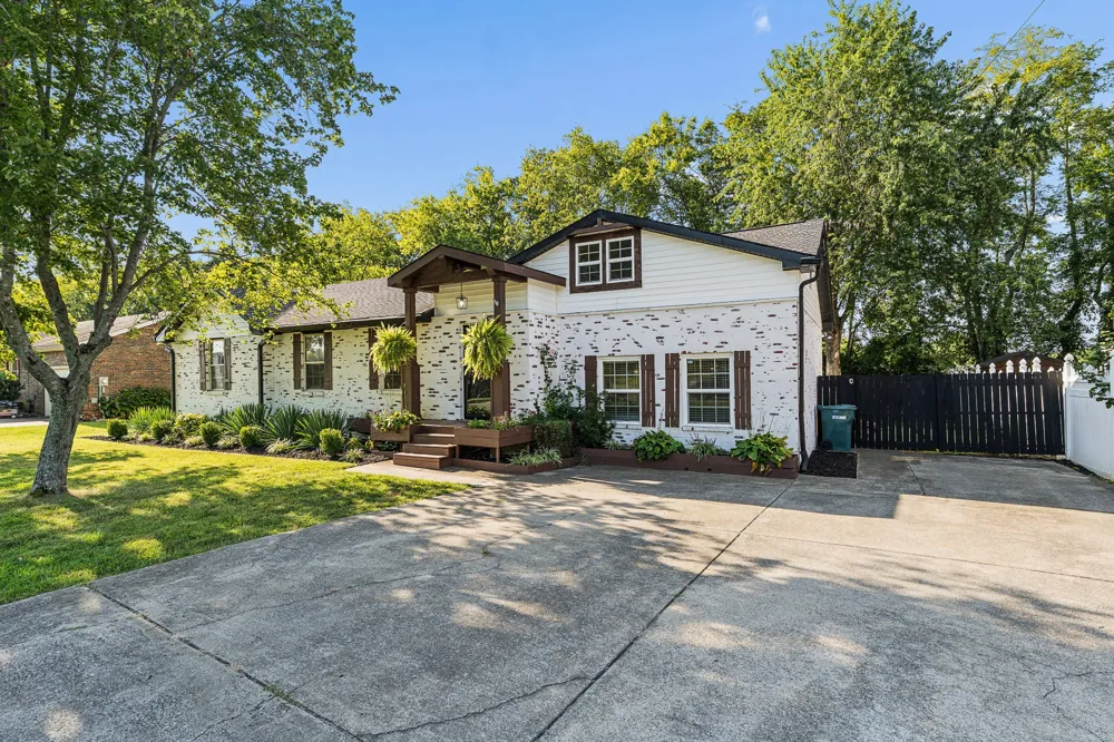 440 Lealand Ln Lebanon, TN 37087