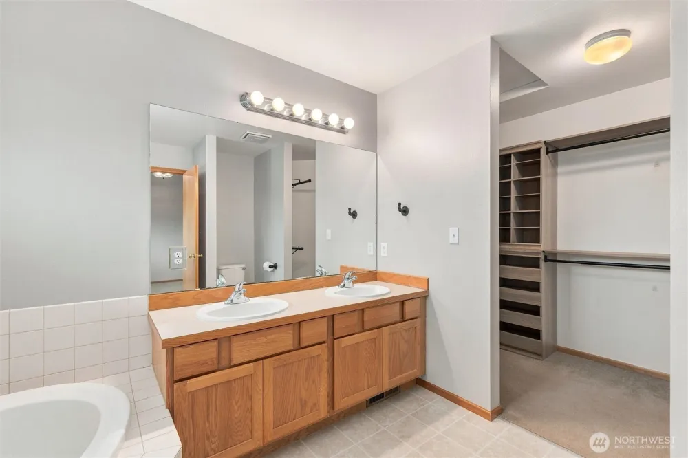 1068 Homestead Drive Burlington, WA 98233