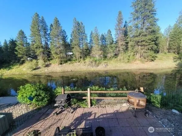 106 Tall Pine Loop Usk, WA 99180