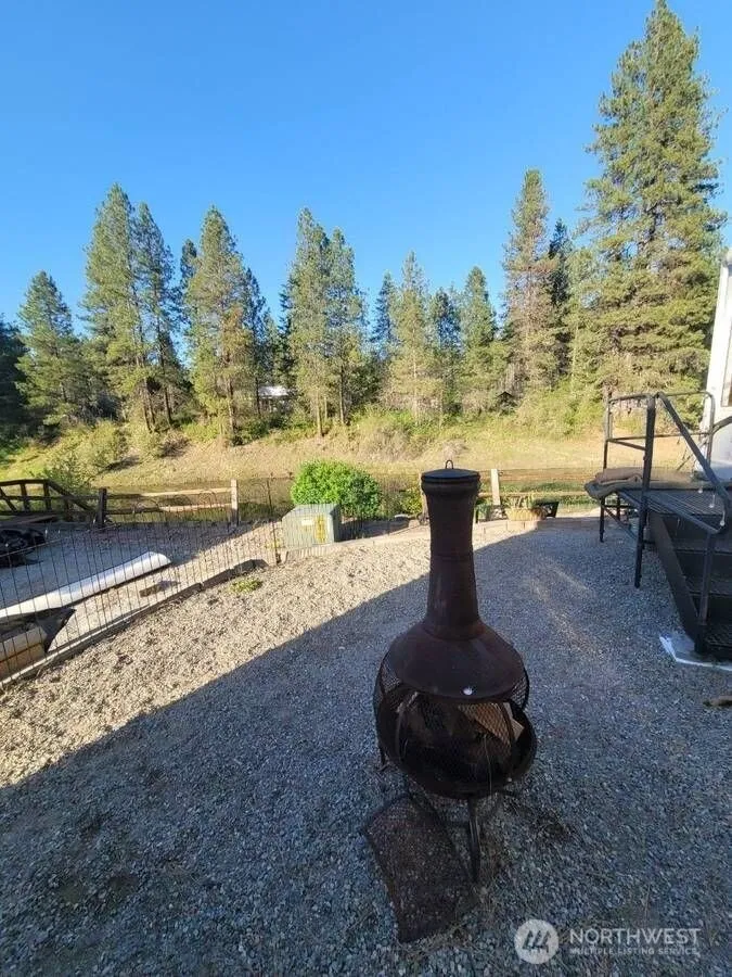 106 Tall Pine Loop Usk, WA 99180