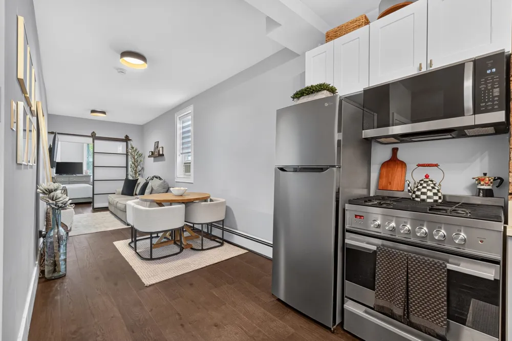 606 1ST ST Hoboken, NJ 07030
