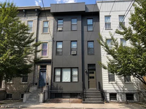 221 BRUNSWICK ST