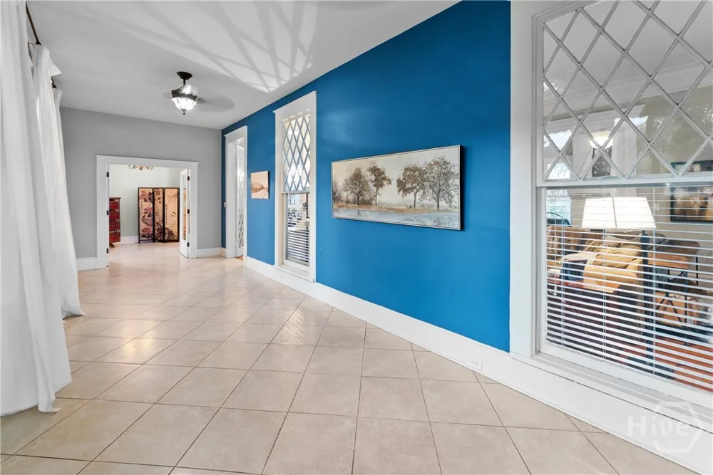 121 E Victory Drive Savannah, GA 31405