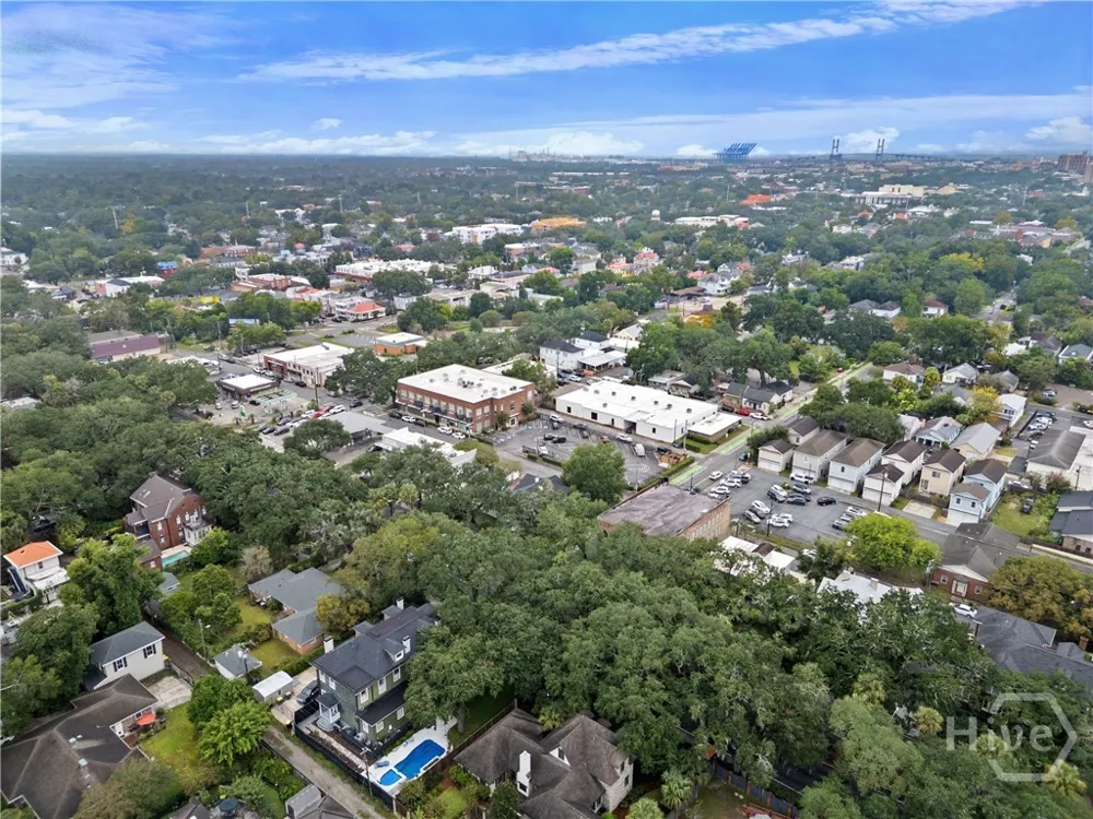 121 E Victory Drive Savannah, GA 31405