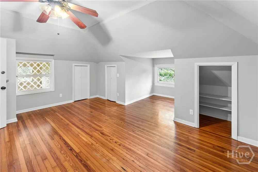 121 E Victory Drive Savannah, GA 31405