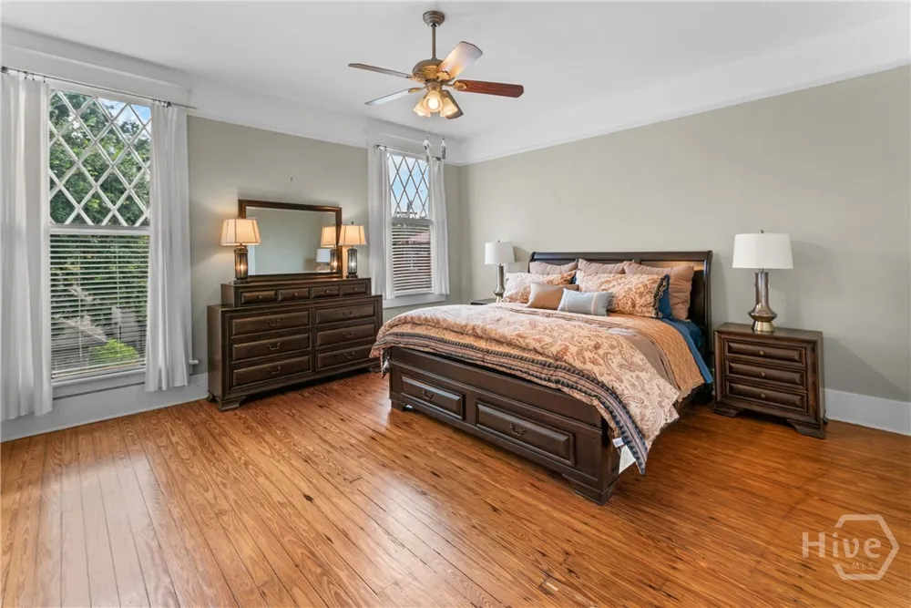 121 E Victory Drive Savannah, GA 31405