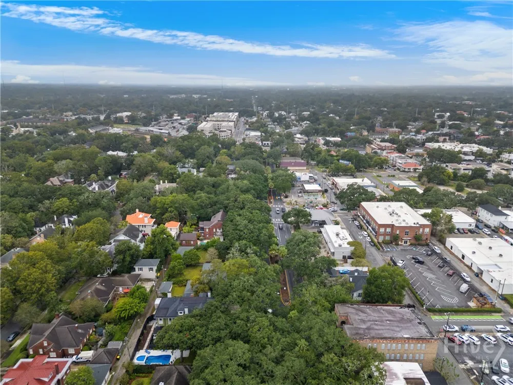 121 E Victory Drive Savannah, GA 31405