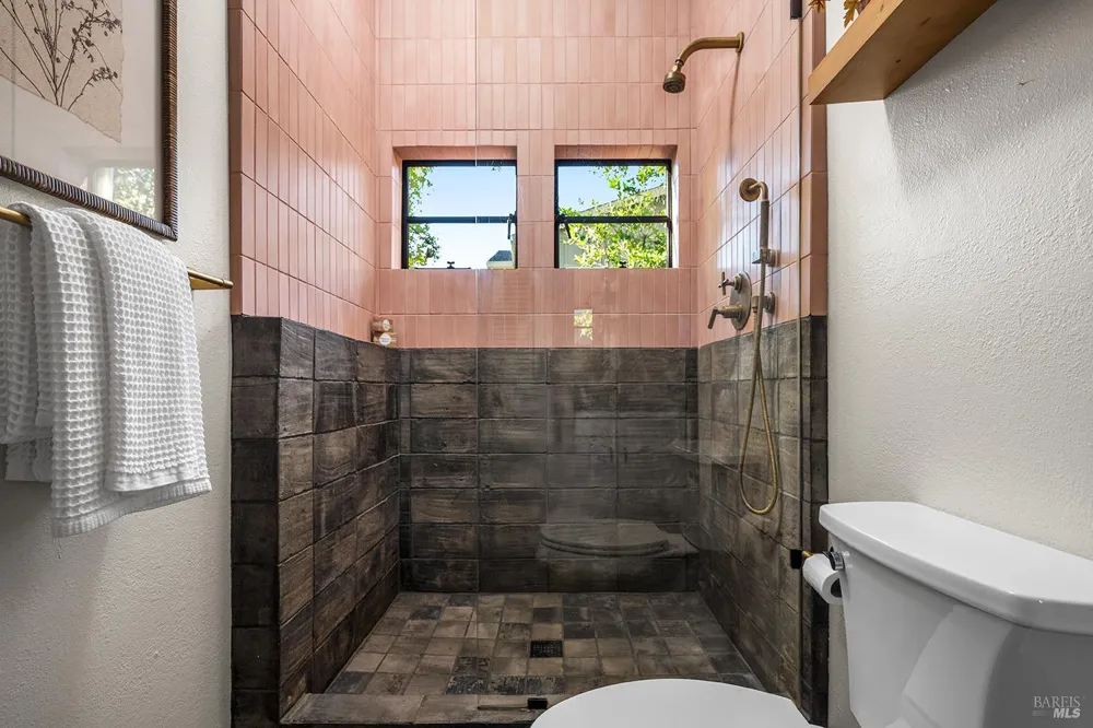 306 Pitt Avenue Sebastopol, CA 95472