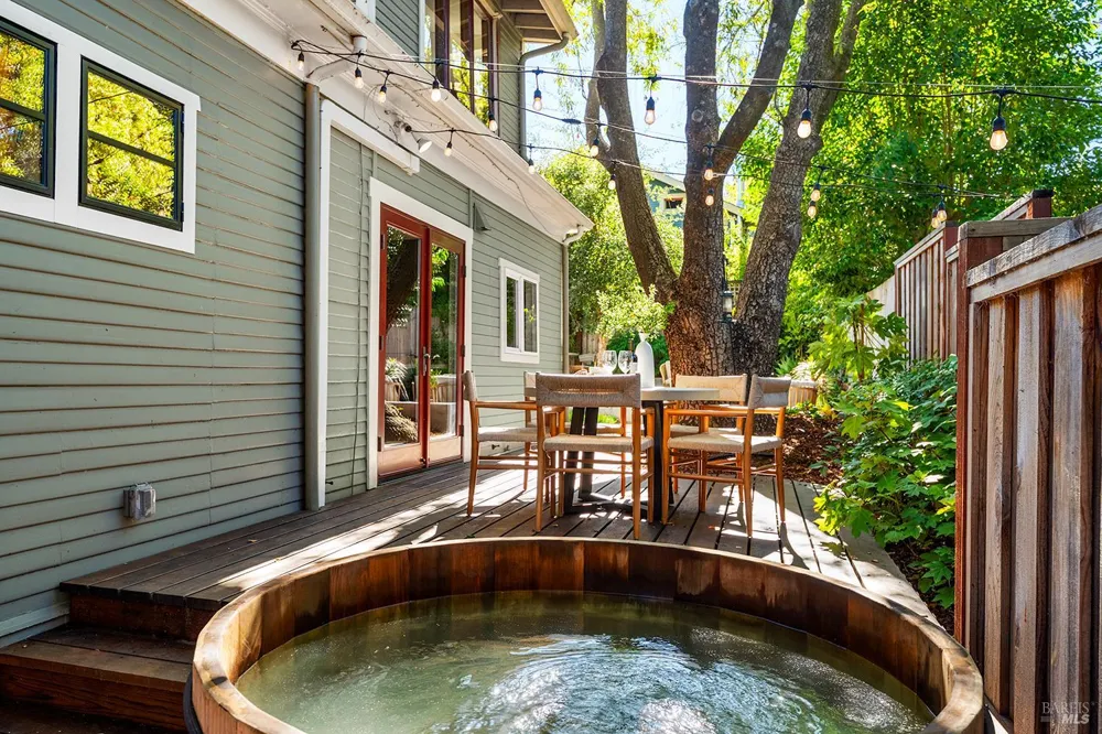 306 Pitt Avenue Sebastopol, CA 95472