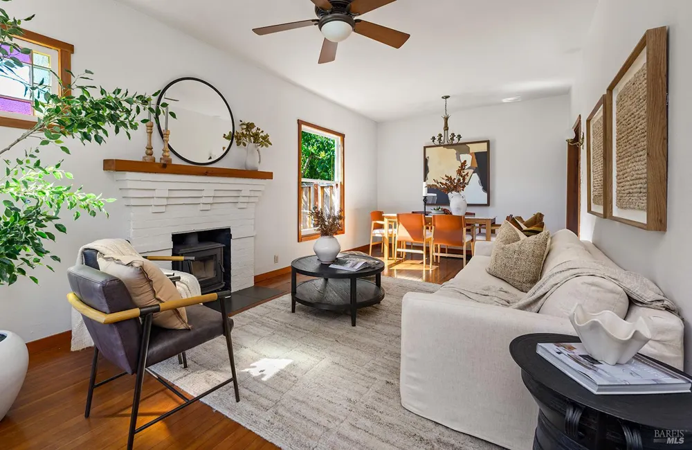 306 Pitt Avenue Sebastopol, CA 95472