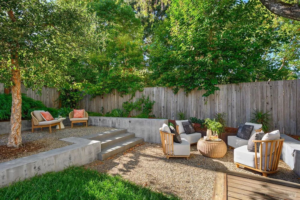 306 Pitt Avenue Sebastopol, CA 95472