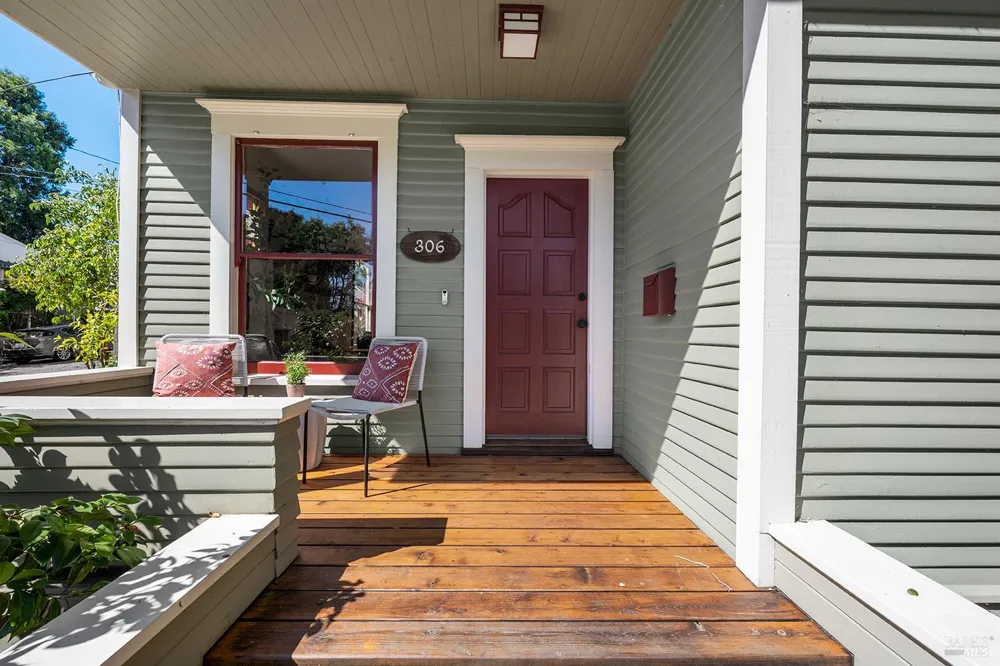 306 Pitt Avenue Sebastopol, CA 95472