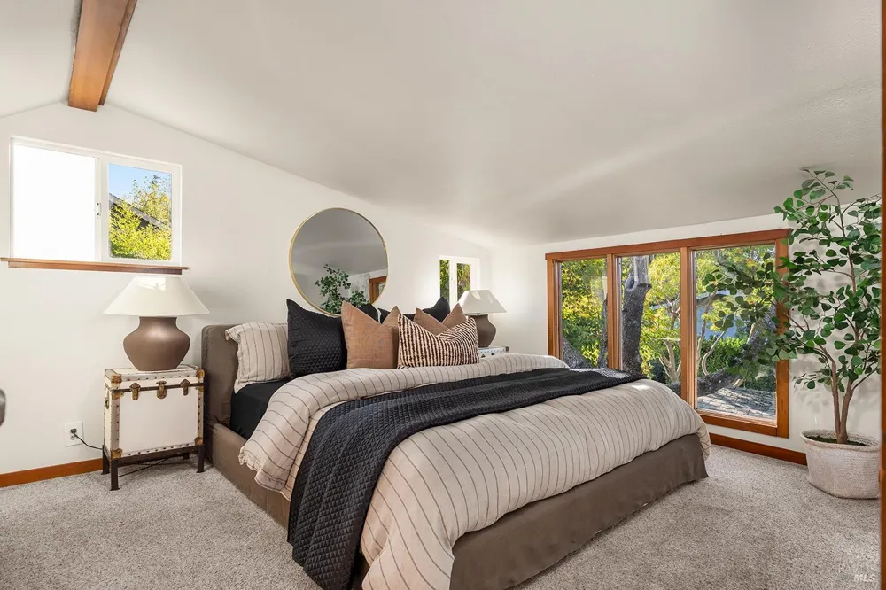 306 Pitt Avenue Sebastopol, CA 95472