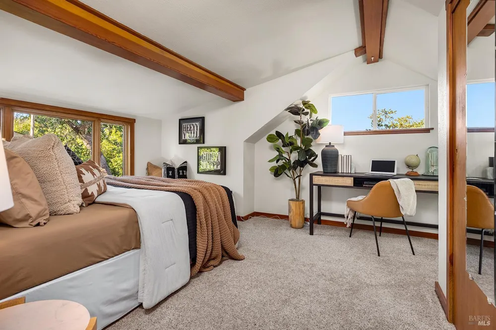 306 Pitt Avenue Sebastopol, CA 95472