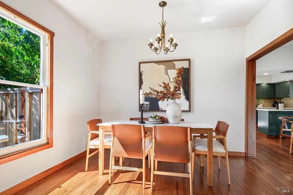 306 Pitt Avenue Sebastopol, CA 95472