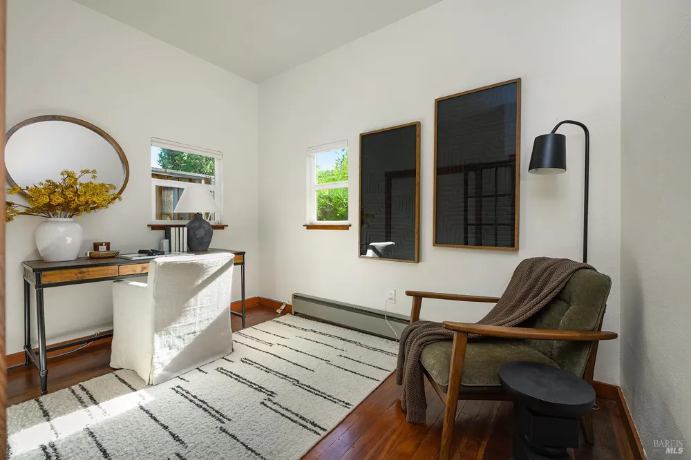 306 Pitt Avenue Sebastopol, CA 95472