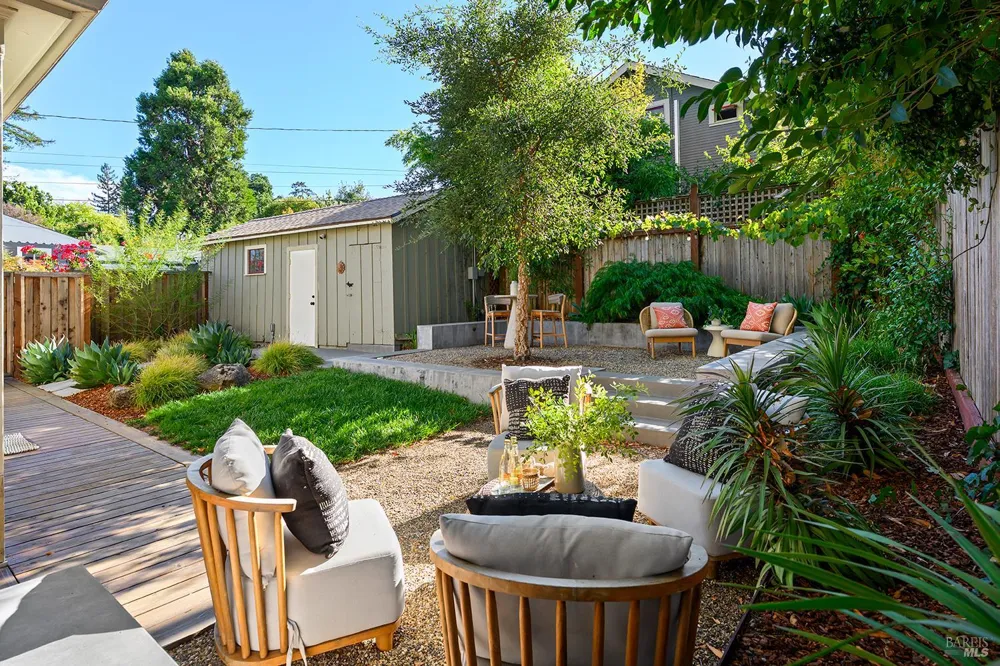 306 Pitt Avenue Sebastopol, CA 95472