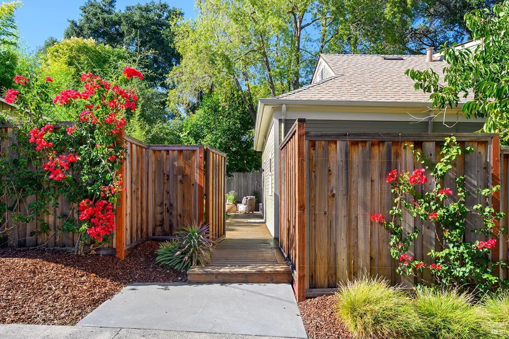 306 Pitt Avenue Sebastopol, CA 95472