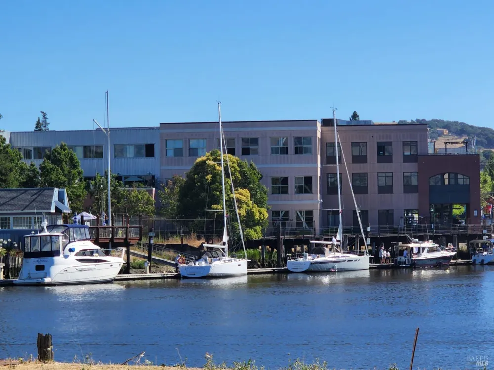 1639 Flanigan Way Petaluma, CA 94954