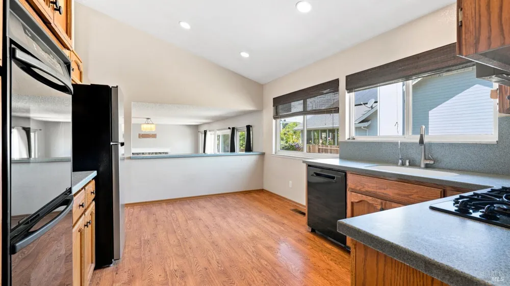 1639 Flanigan Way Petaluma, CA 94954