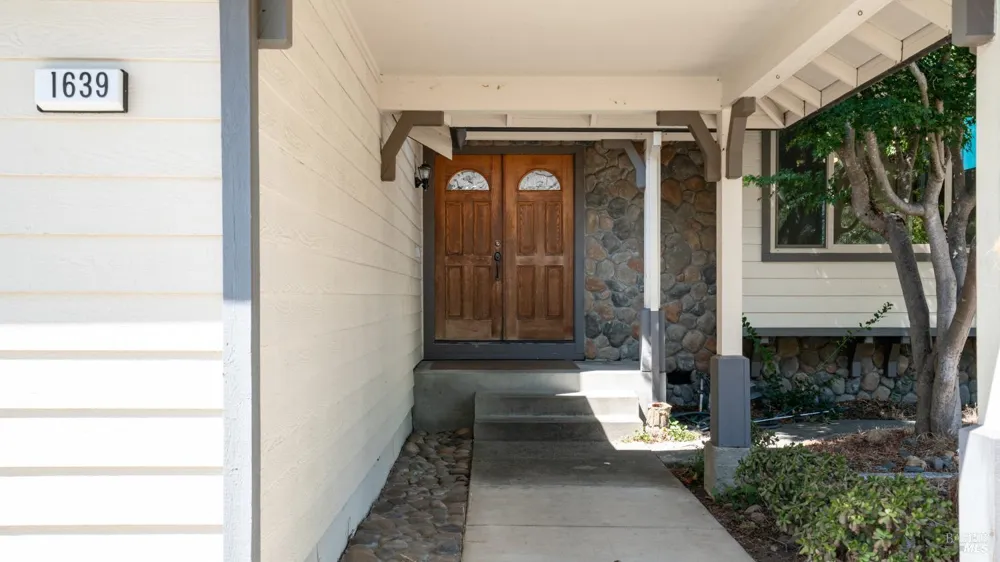 1639 Flanigan Way Petaluma, CA 94954