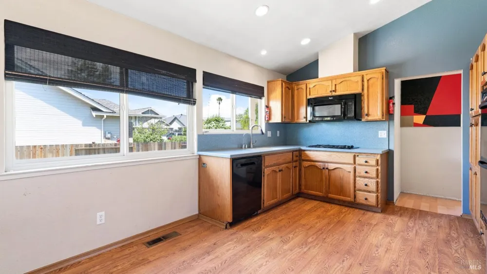 1639 Flanigan Way Petaluma, CA 94954